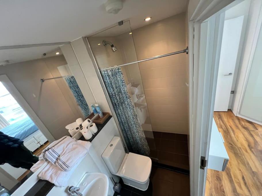 Spacious 2 Bedroom Flat Stunning Waterside View مانشستر المظهر الخارجي الصورة